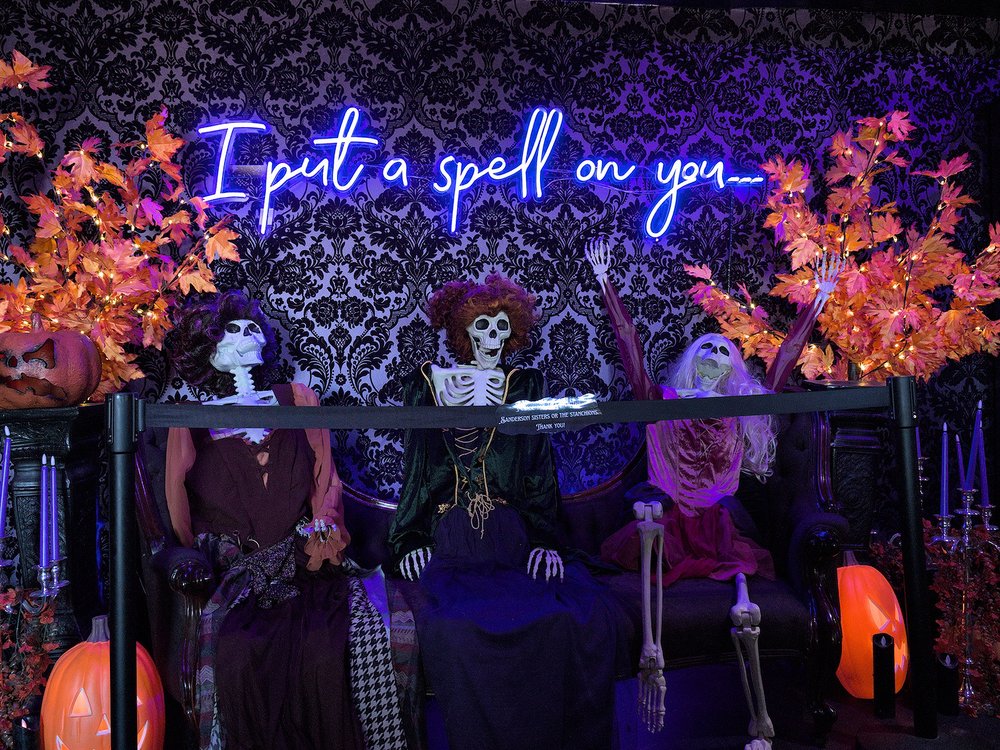 Sanderson Sisters at Coven. Sanderson Sisters at Coven.